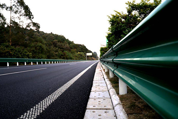武威高速公路护栏的常用类型